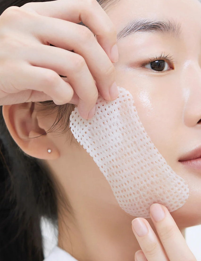 mediheal retinol collagen lifting pad texture with model