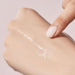 numbuzin no 4 collagen pudding serum with hands